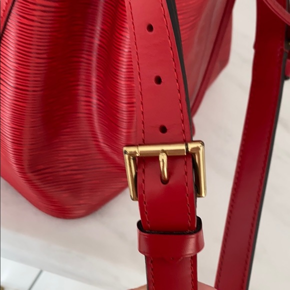 ❤️ LOUIS VUITTON Epi Noe Castillan Red ❤️ - Picture 4 of 14